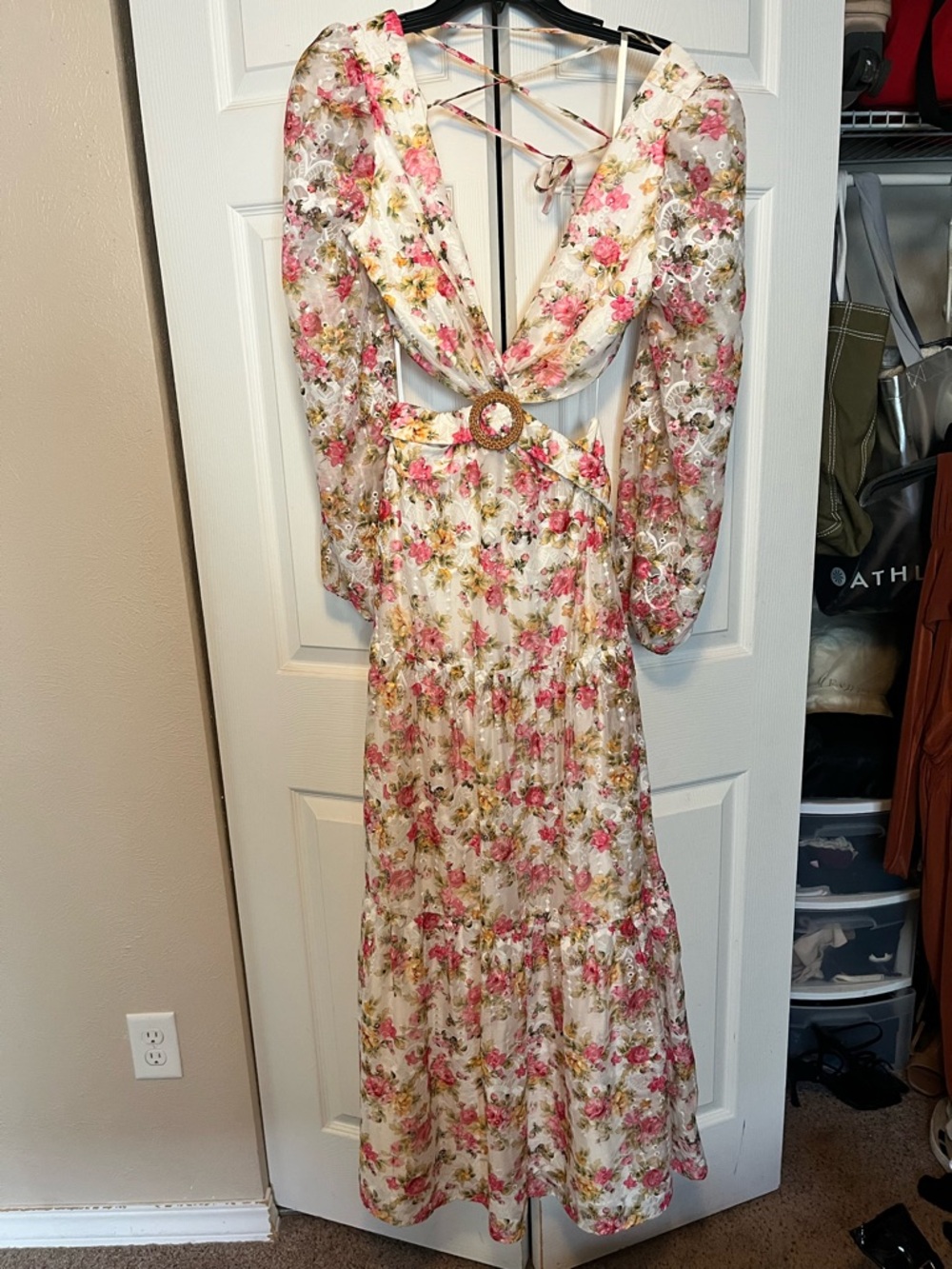 Gianni bini White Floral Backless Maxi Dress